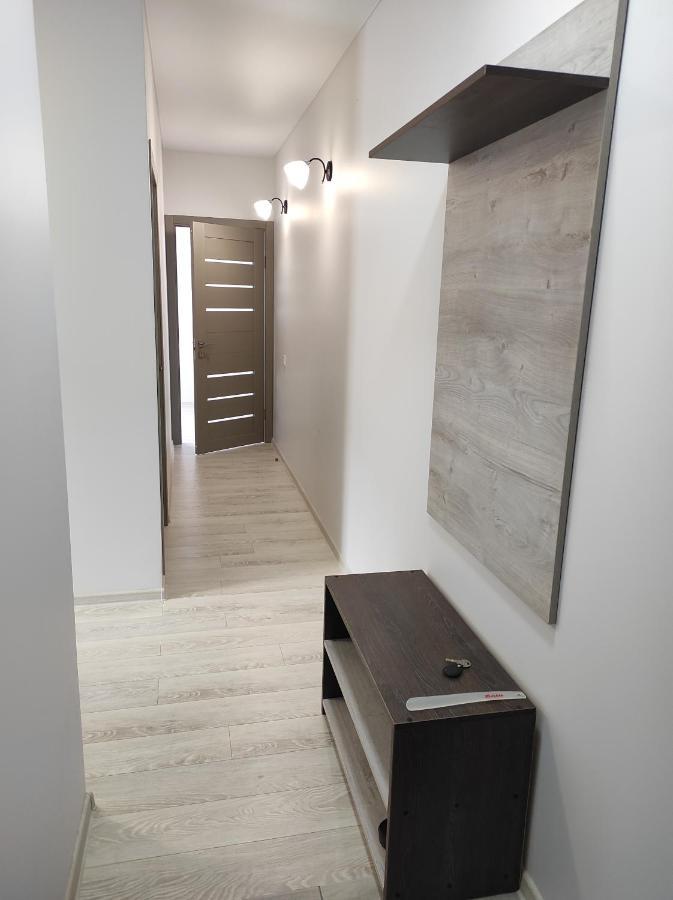 2 Комнатная С Новым Ремонтом, Кондиционером, В Самом Центре Rivne Luaran gambar